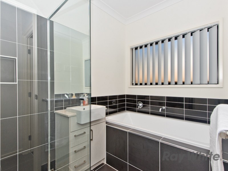 27 Matthew Court, Griffin QLD 4503