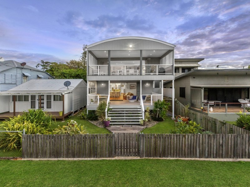 61 O’Quinn Street, Nudgee Beach QLD 4014