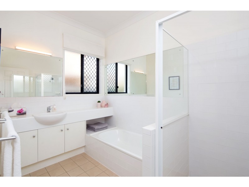 14 Sommerville Place, Chermside West QLD 4032