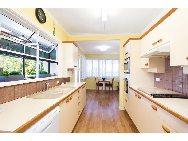 16 Ellerdale Street, Aspley QLD 4034