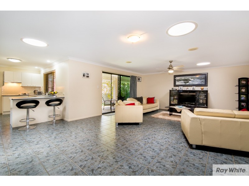 6 Tayla Close, Bridgeman Downs QLD 4035