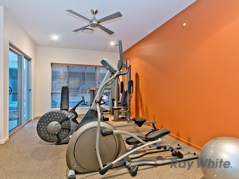 73 Neville Road, Bridgeman Downs QLD 4035