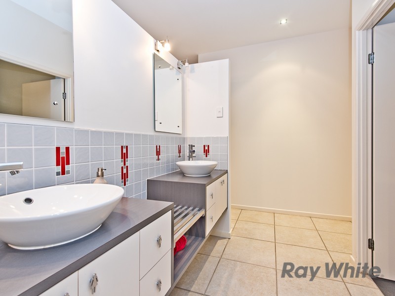 73 Neville Road, Bridgeman Downs QLD 4035