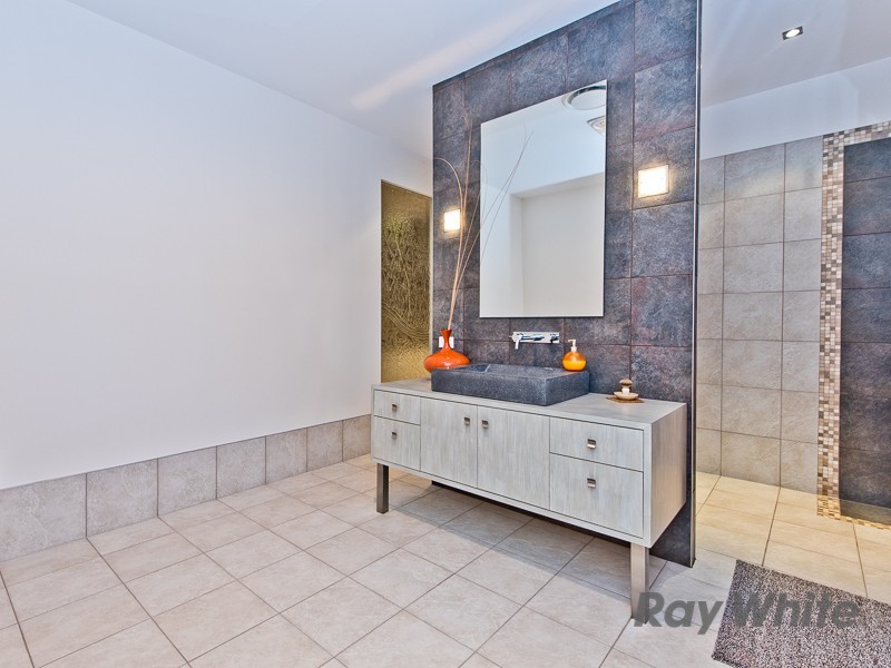 73 Neville Road, Bridgeman Downs QLD 4035