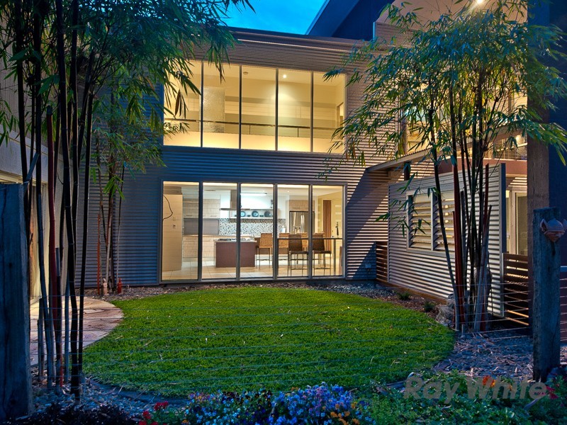 73 Neville Road, Bridgeman Downs QLD 4035