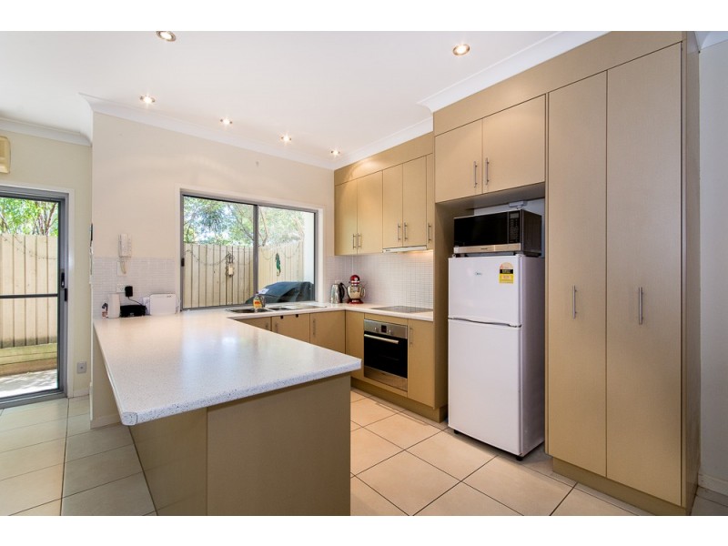 8/415-417 Scarborough Road, Scarborough QLD 4020