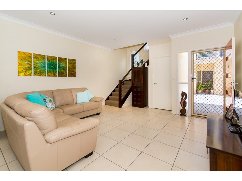 8/415-417 Scarborough Road, Scarborough QLD 4020