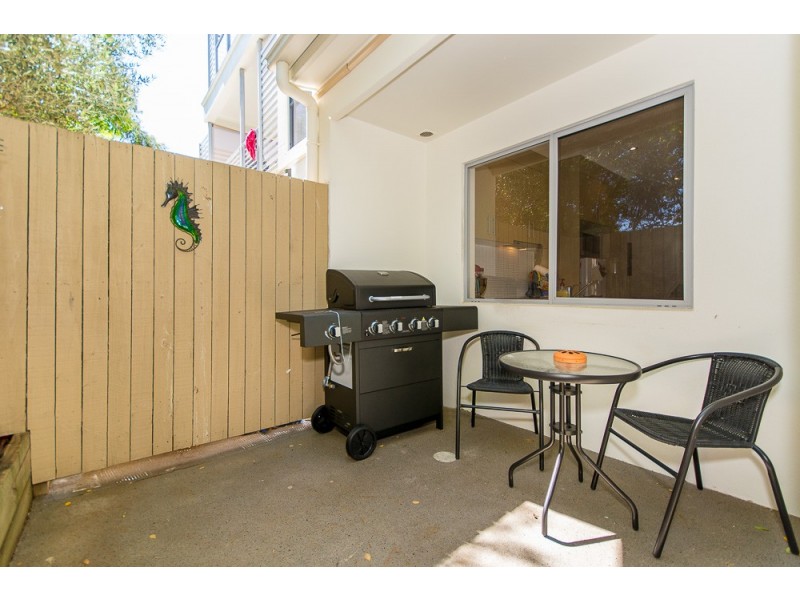 8/415-417 Scarborough Road, Scarborough QLD 4020