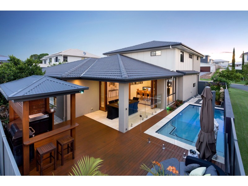 4 Leo Place, Bridgeman Downs QLD 4035