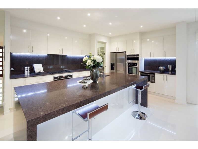 4 Leo Place, Bridgeman Downs QLD 4035