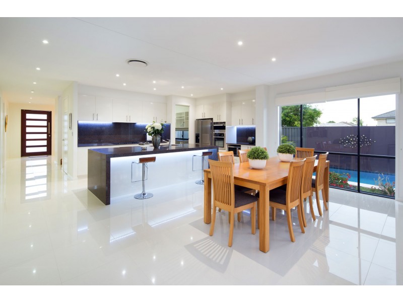 4 Leo Place, Bridgeman Downs QLD 4035