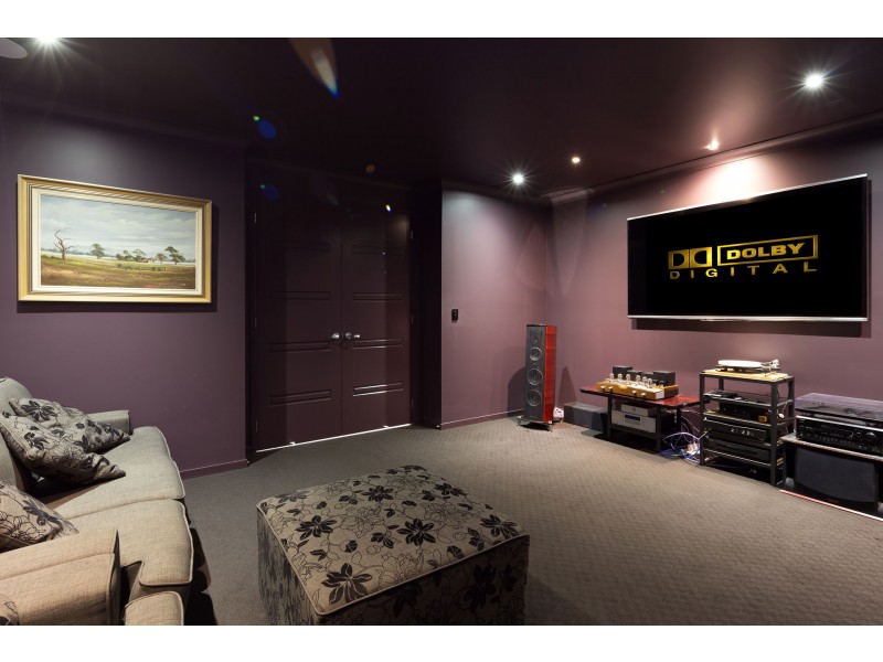 4 Leo Place, Bridgeman Downs QLD 4035