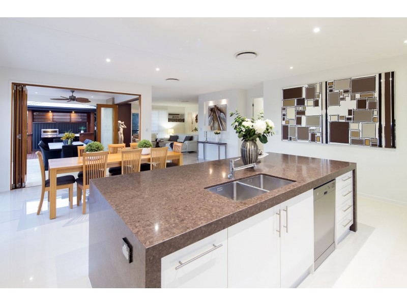 4 Leo Place, Bridgeman Downs QLD 4035