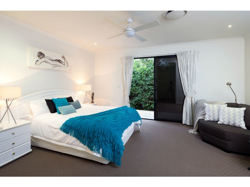 4 Leo Place, Bridgeman Downs QLD 4035