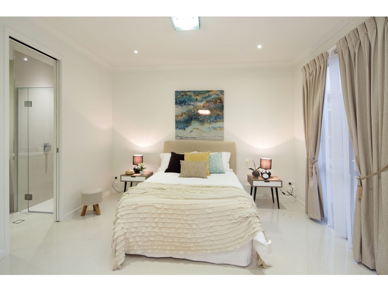 4 Leo Place, Bridgeman Downs QLD 4035