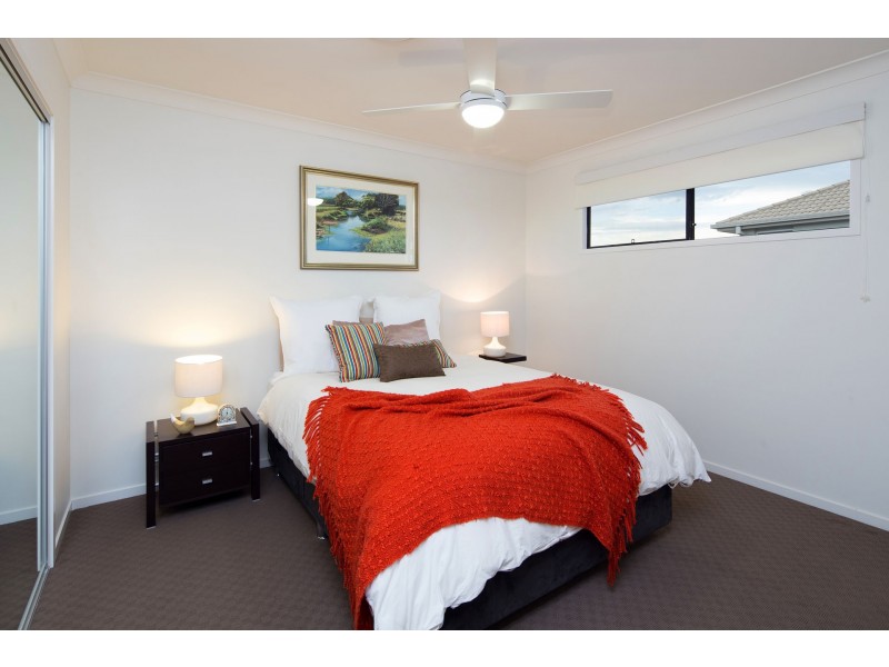 4 Leo Place, Bridgeman Downs QLD 4035