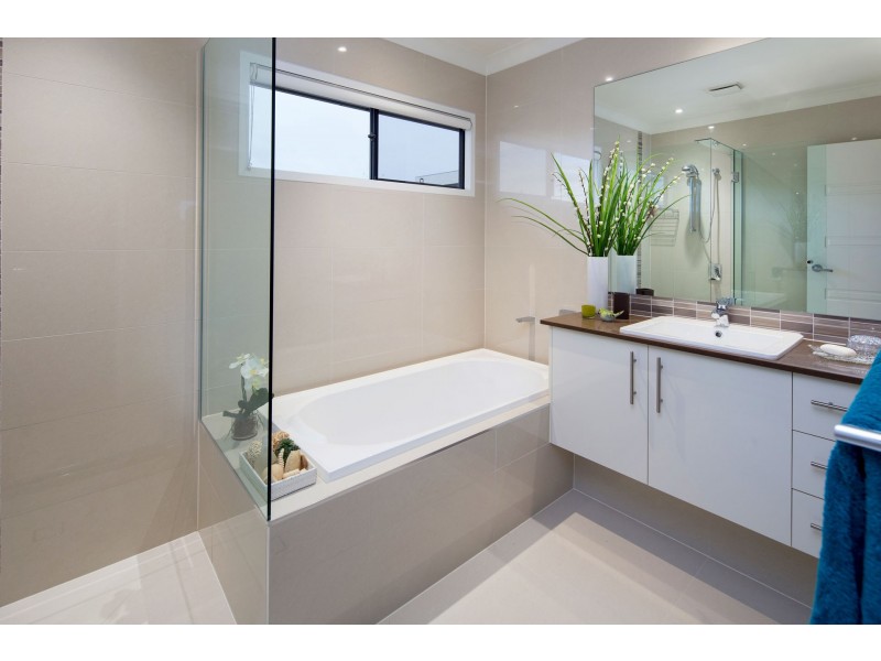 4 Leo Place, Bridgeman Downs QLD 4035