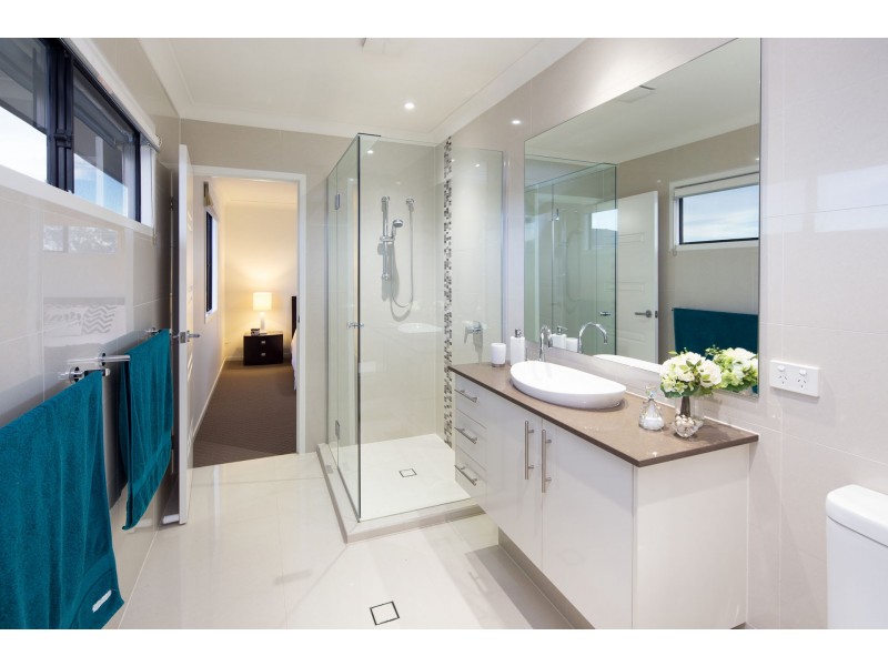 4 Leo Place, Bridgeman Downs QLD 4035