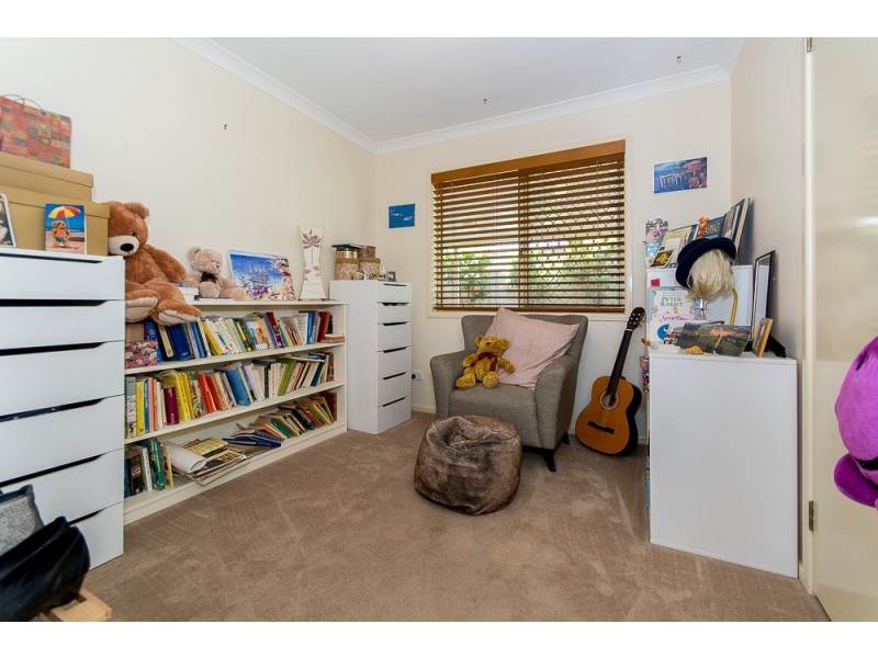 7 Cambridge Crescent, Fitzgibbon QLD 4018