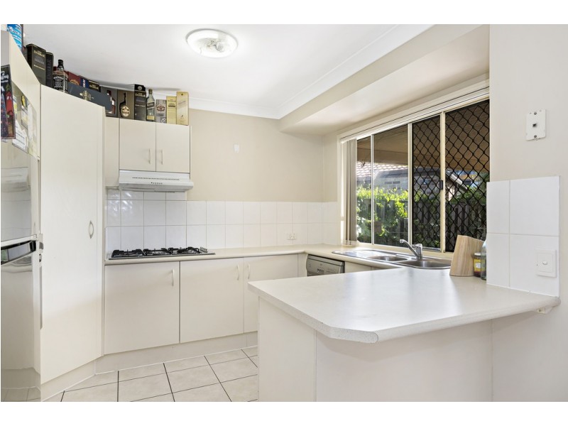 98 Silkyoak Circuit, Fitzgibbon QLD 4018