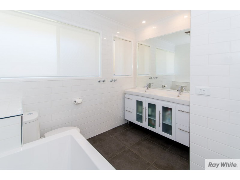 12 Eyre Avenue, Petrie QLD 4502