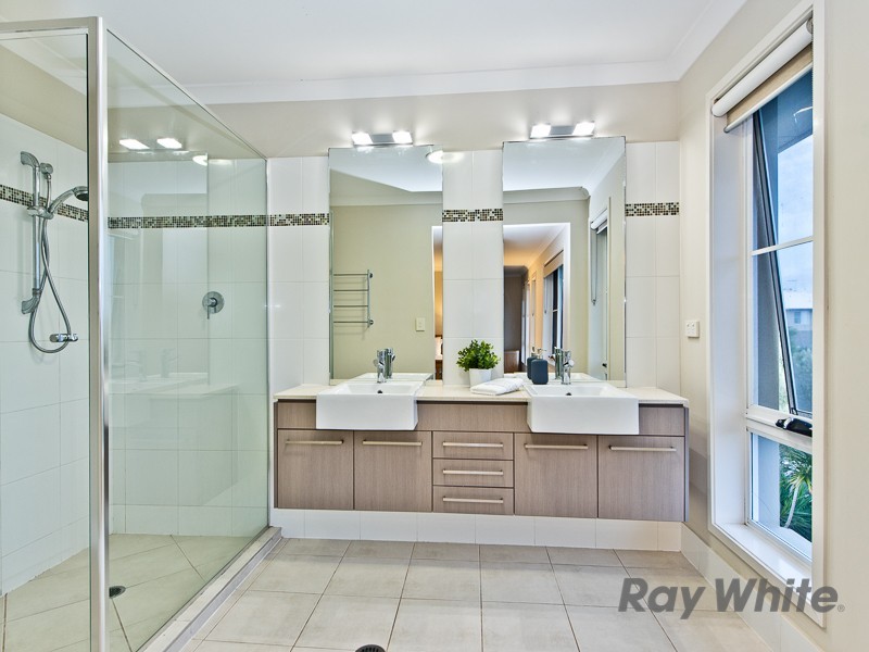 33 Overlea Street, Nudgee QLD 4014