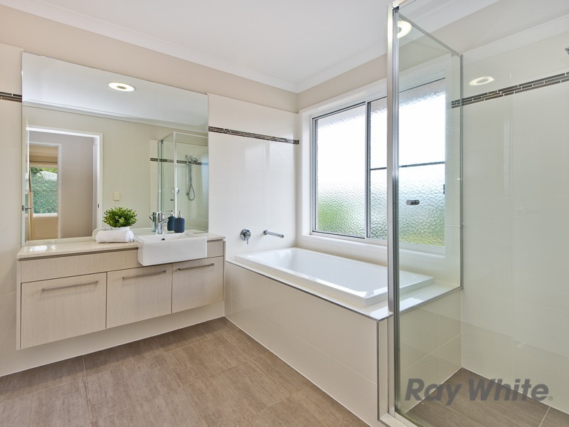 33 Overlea Street, Nudgee QLD 4014