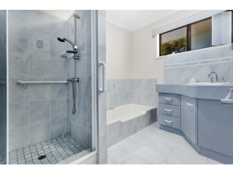 25 Fairlane Street, Chermside West QLD 4032