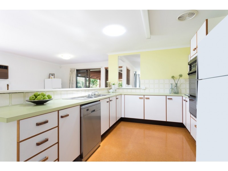 6 Tutoko Court, Aspley QLD 4034