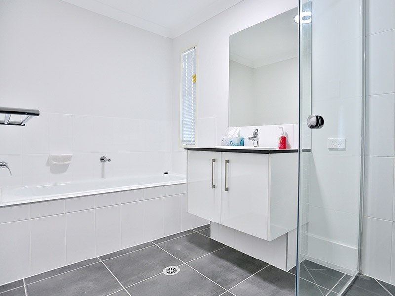 5 Montebello Parkway, Fitzgibbon QLD 4018