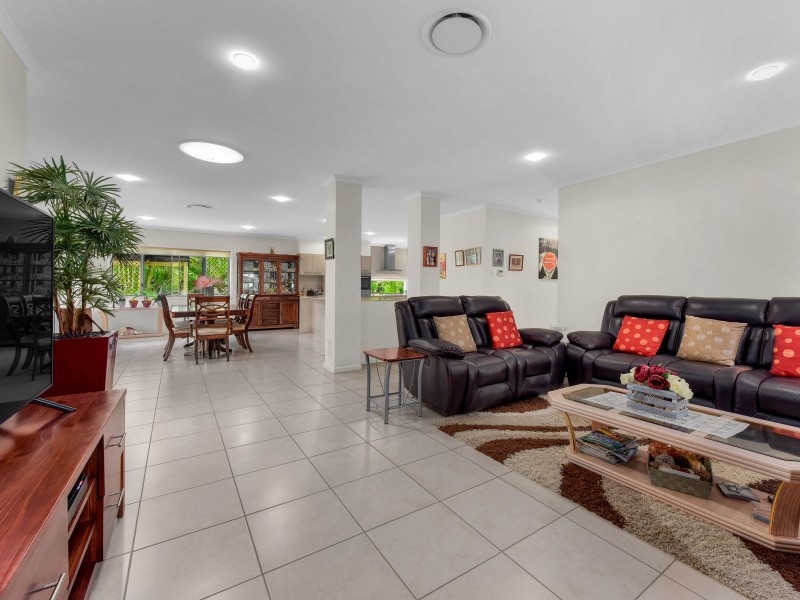 3 Dress Circle Court, Bridgeman Downs QLD 4035