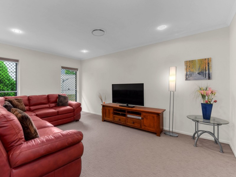 3 Dress Circle Court, Bridgeman Downs QLD 4035