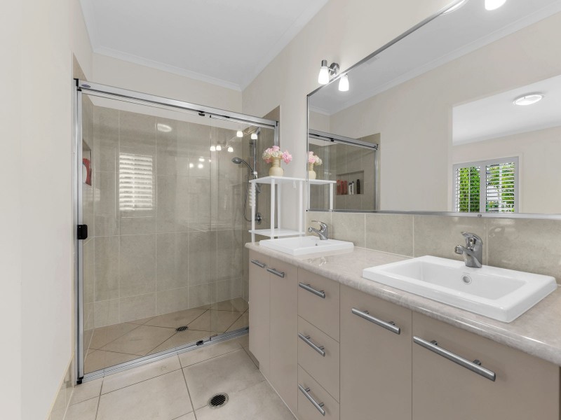 3 Dress Circle Court, Bridgeman Downs QLD 4035