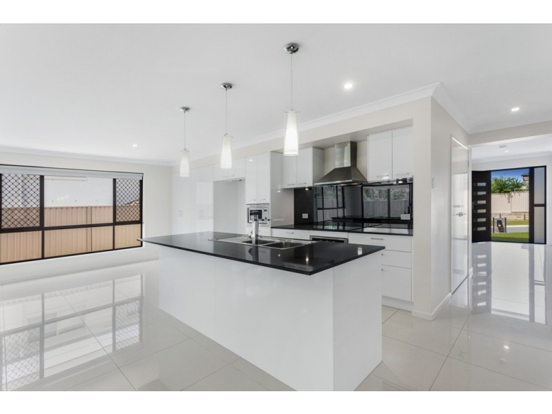 4 Honour Place, Bridgeman Downs QLD 4035