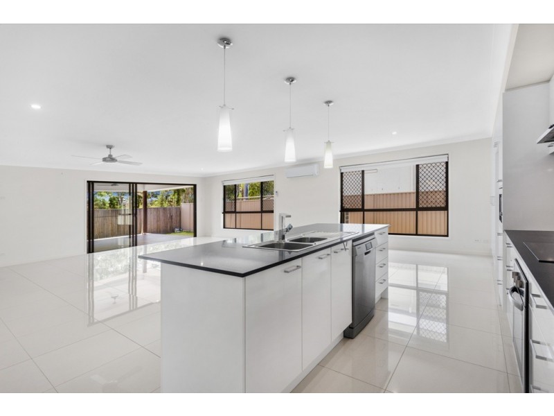 4 Honour Place, Bridgeman Downs QLD 4035