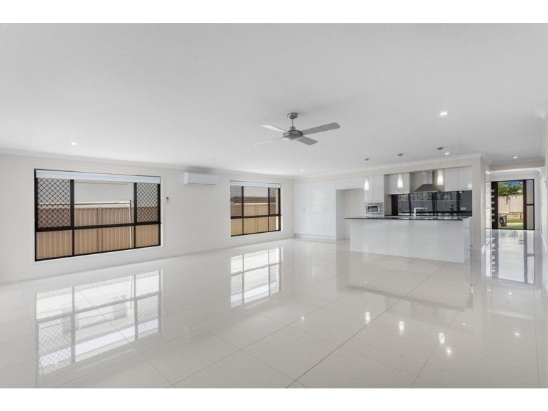 4 Honour Place, Bridgeman Downs QLD 4035