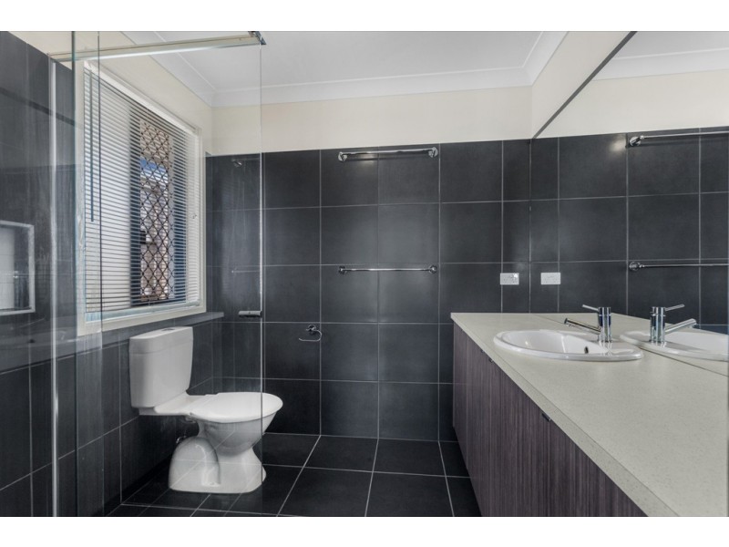 4 Honour Place, Bridgeman Downs QLD 4035