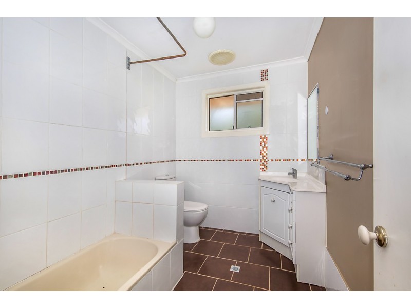 2/60 Rue Montaigne, Petrie QLD 4502