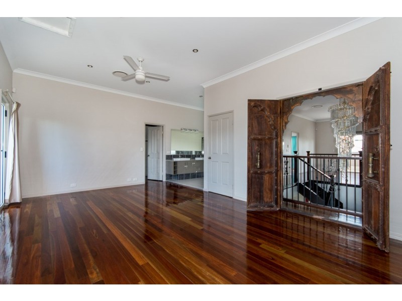 4 Apulia Place, Bridgeman Downs QLD 4035