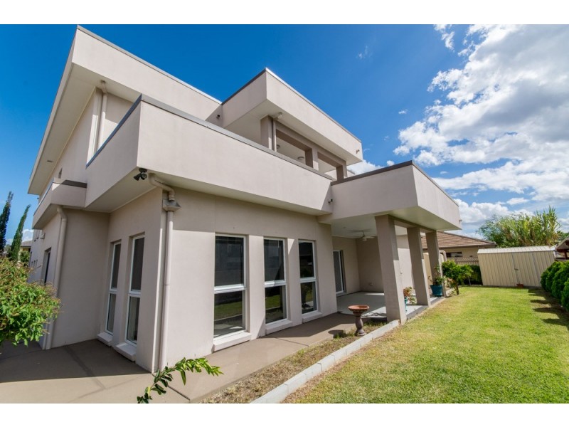 4 Apulia Place, Bridgeman Downs QLD 4035