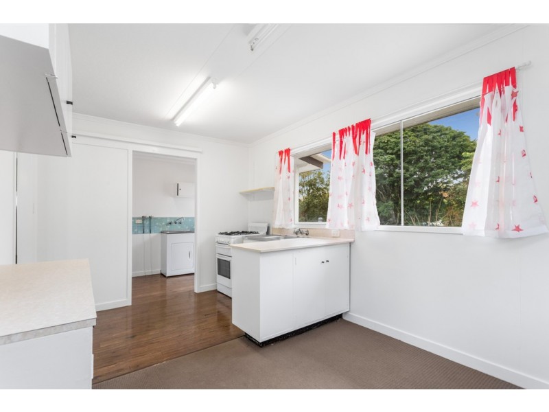 9 Malwood Street, Stafford Heights QLD 4053