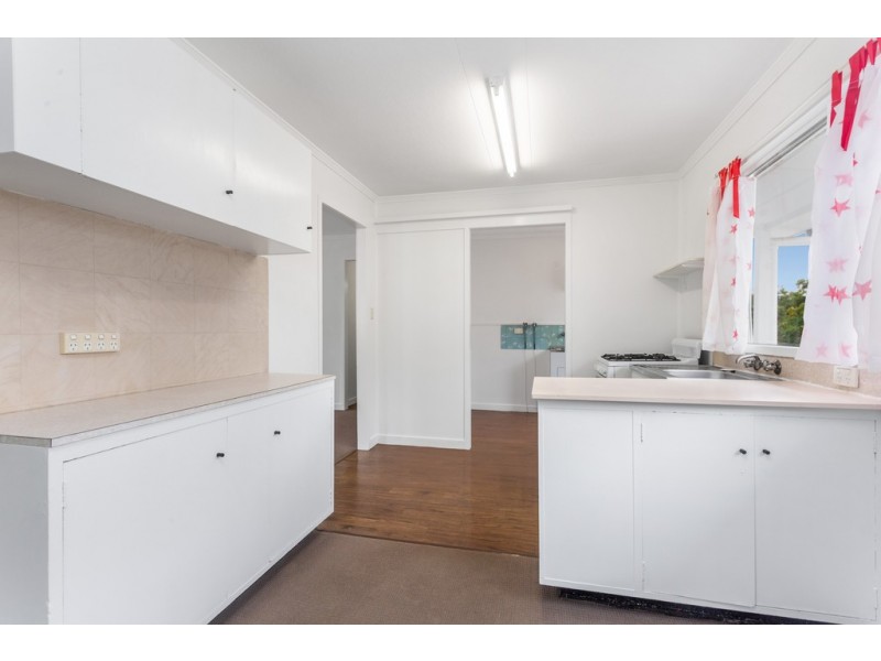 9 Malwood Street, Stafford Heights QLD 4053