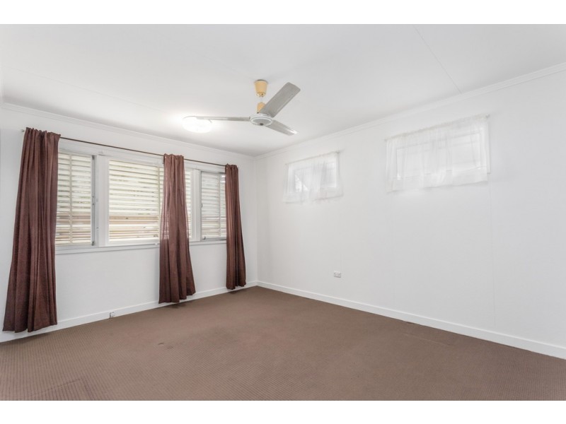 9 Malwood Street, Stafford Heights QLD 4053