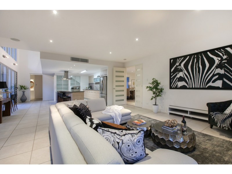 73 Neville Road, Bridgeman Downs QLD 4035