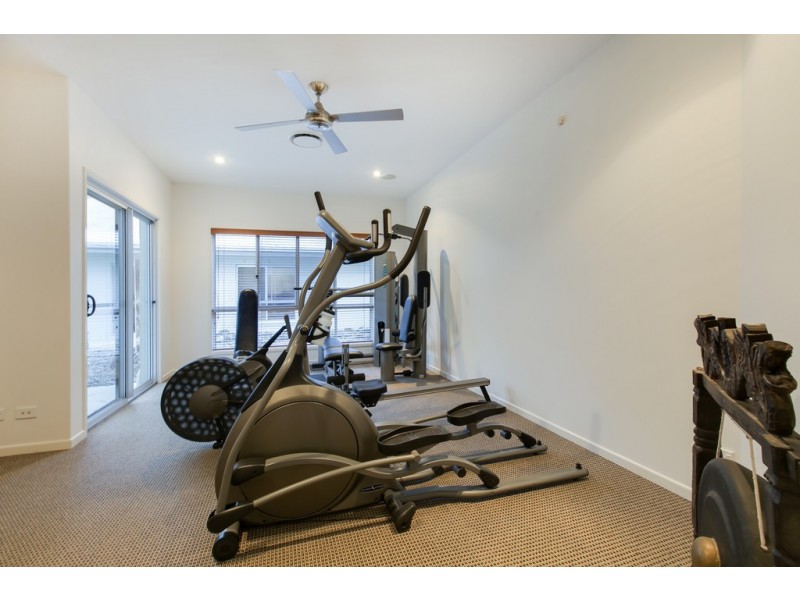 73 Neville Road, Bridgeman Downs QLD 4035