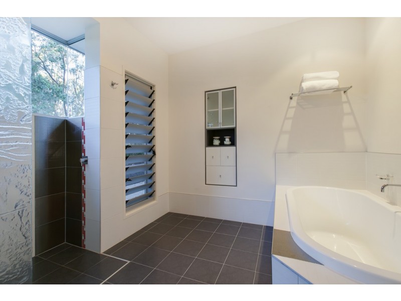 73 Neville Road, Bridgeman Downs QLD 4035