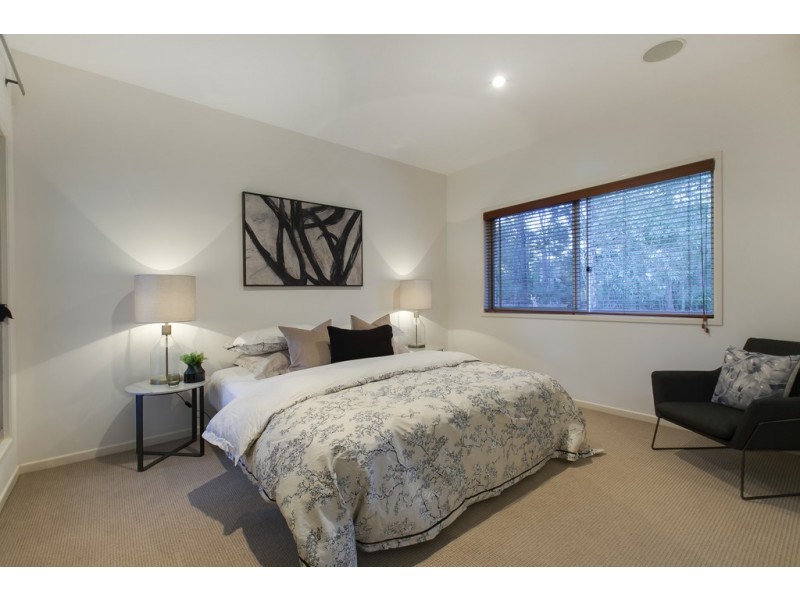 73 Neville Road, Bridgeman Downs QLD 4035