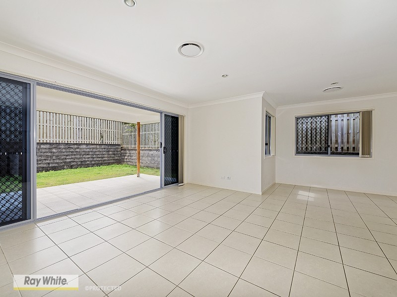 33 Beerwah Parade, Kallangur QLD 4503