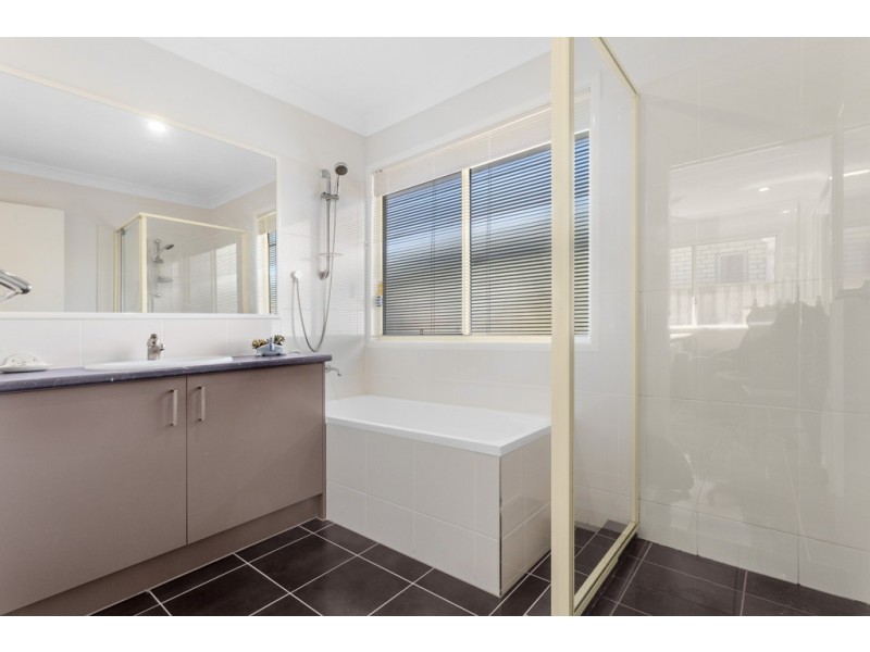 26 Watarrka Avenue, Fitzgibbon QLD 4018