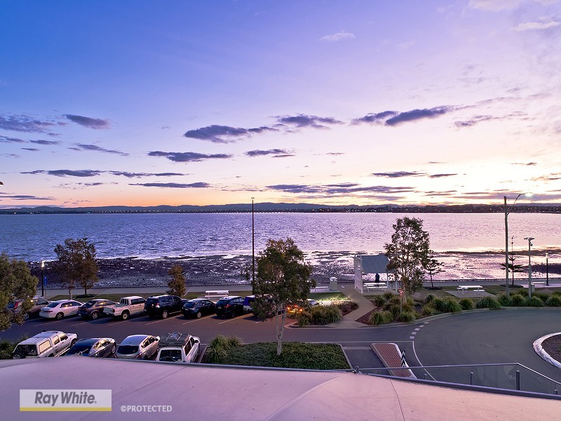201/14 Oxley Avenue, Woody Point QLD 4019